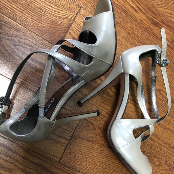 Guess strappy high heels - Picture 2 of 5